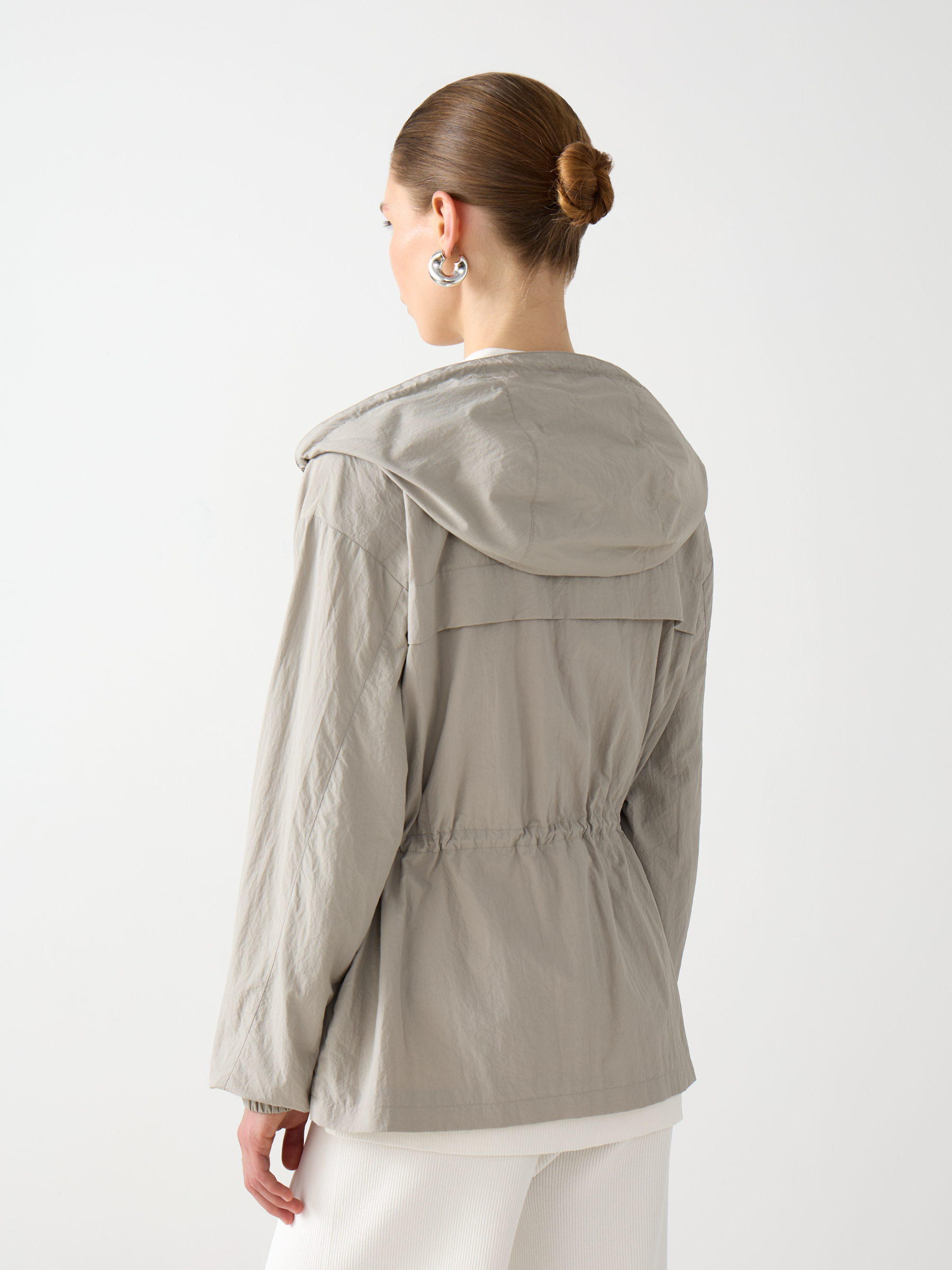 Ветровка с кулиской